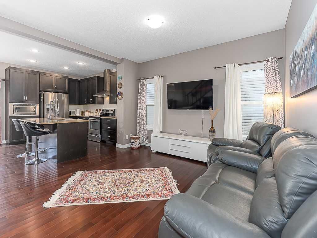 393 Panton Way NW, Calgary — photo 4 of 27