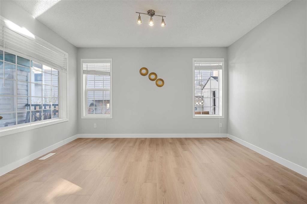 141 Shannon Square SW, Calgary — photo 4 of 37