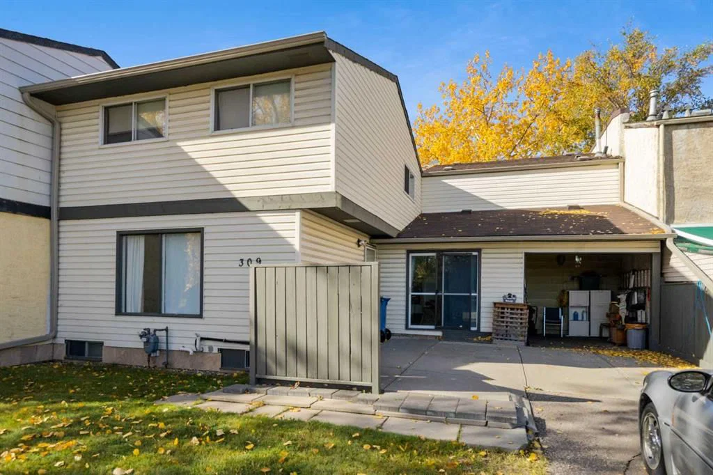 309 44 Street SE, Calgary — photo 4 of 26