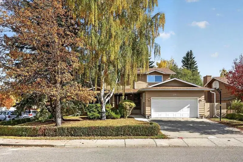 316 Parkland Way SE, Calgary — photo 2 of 46