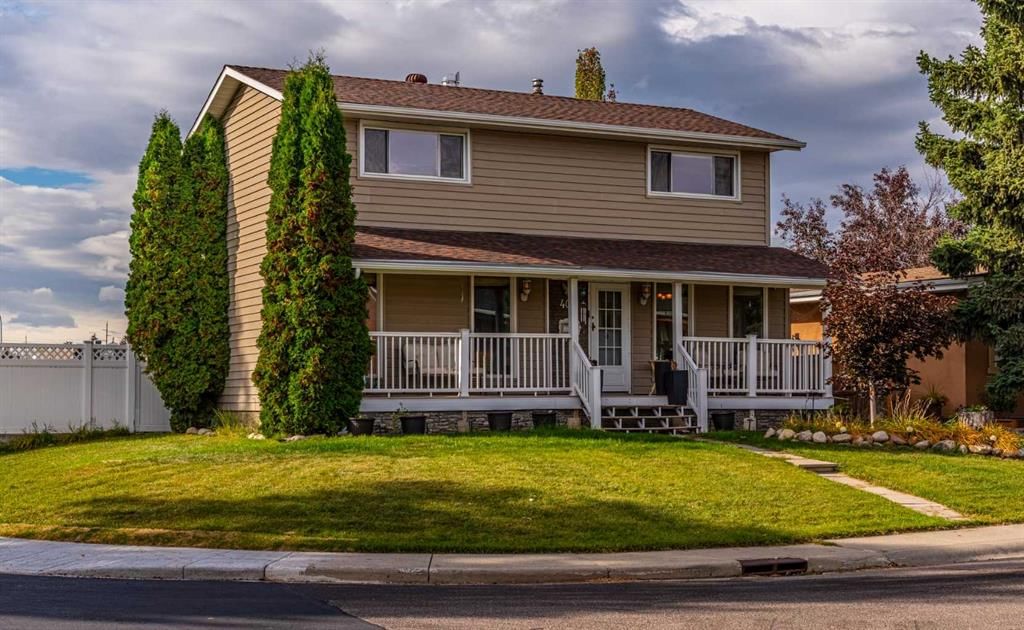 404 Attica Drive SE, Calgary — photo 4 of 38