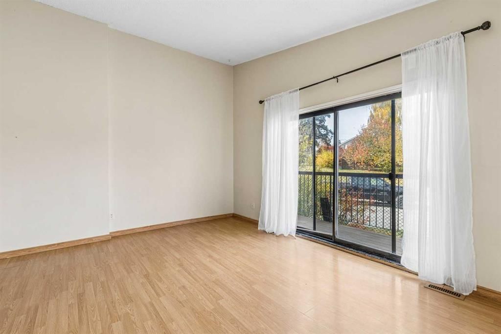 4108 67 Street NW, Calgary — photo 3 of 19