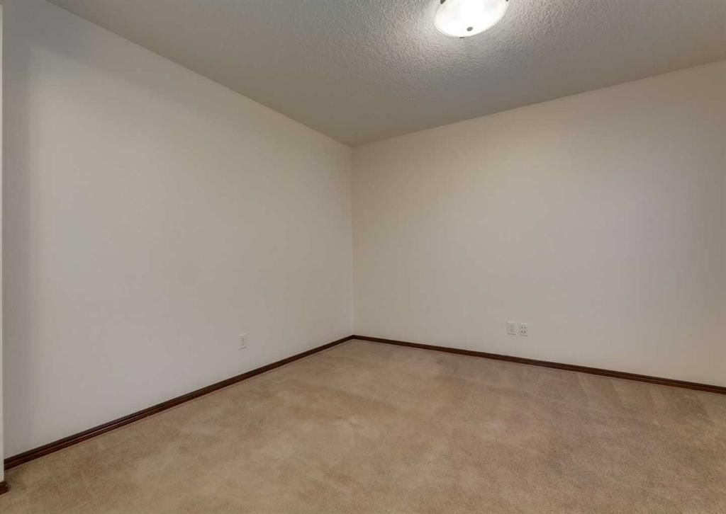 424 Hidden Creek Boulevard NW, Calgary — photo 3 of 43