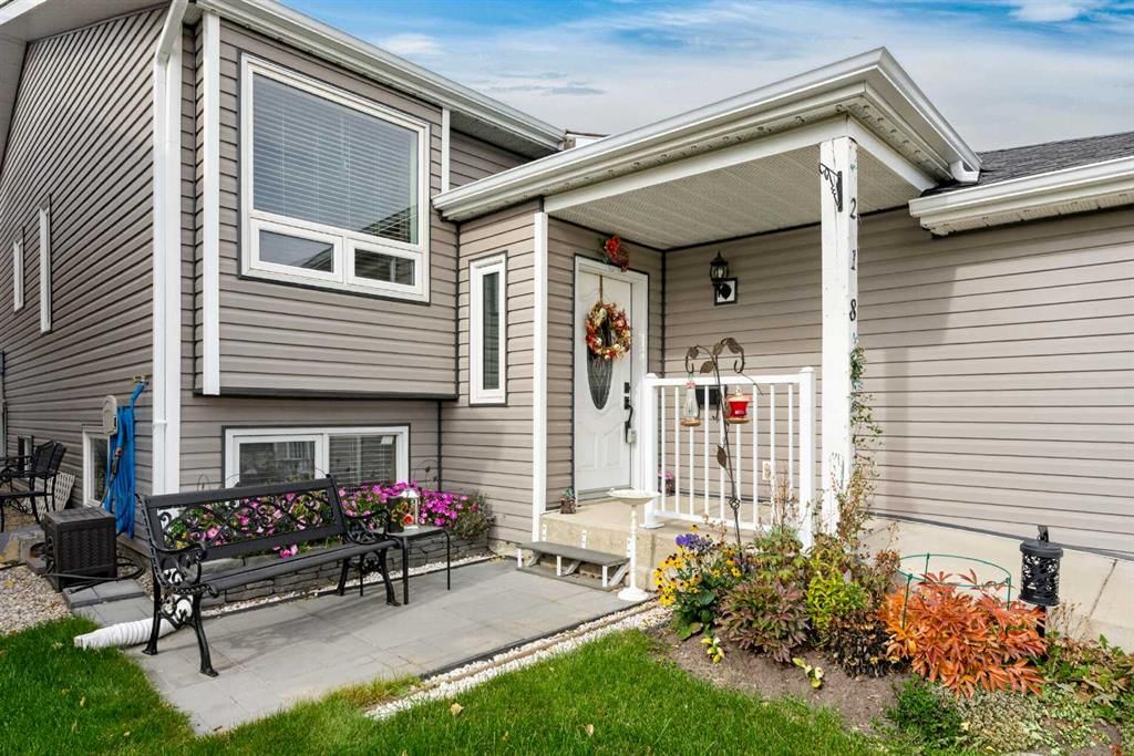 218 Coventry Close NE, Calgary — photo 3 of 45