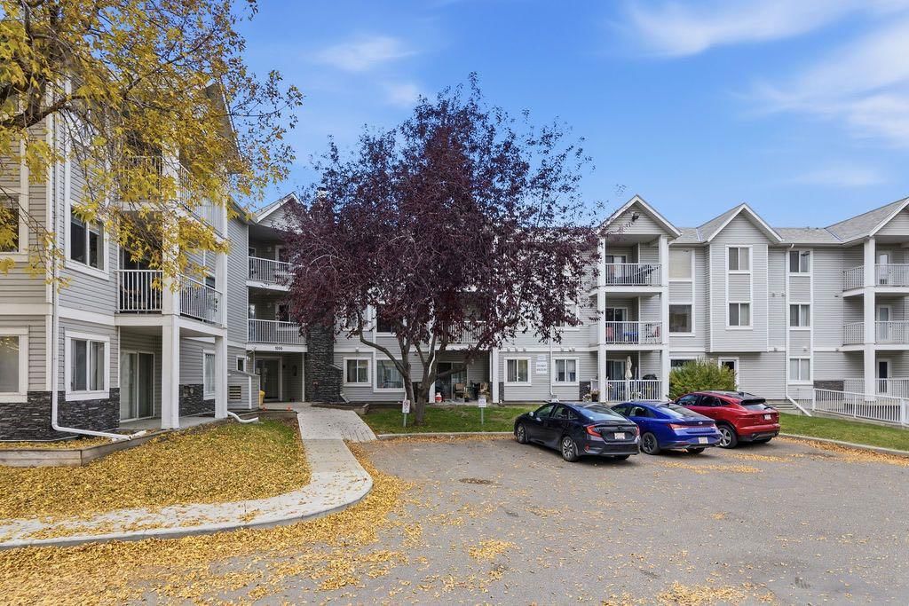 112, 1112 Valleyview Park SE, Calgary — photo 3 of 46