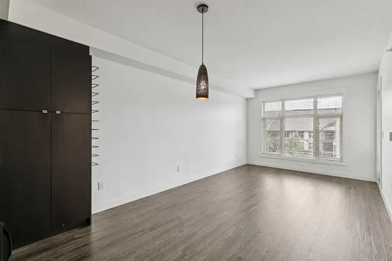 225, 15 Aspenmont Heights SW, Calgary — photo 3 of 28