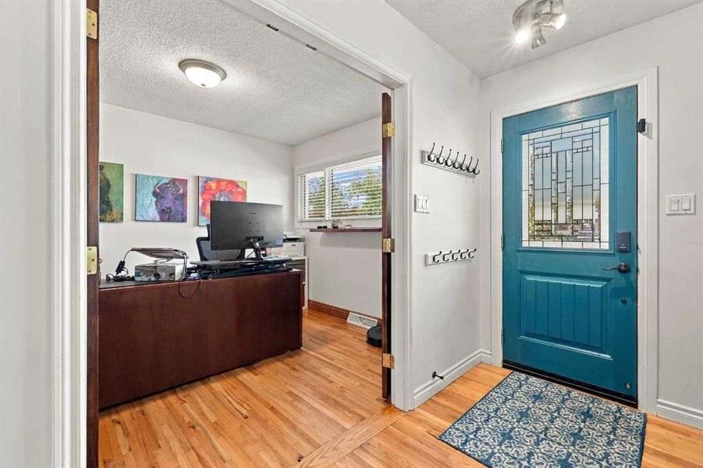 4011 25 Avenue SW, Calgary — photo 2 of 50