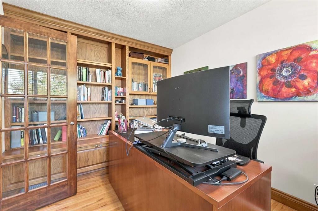 4011 25 Avenue SW, Calgary — photo 3 of 50