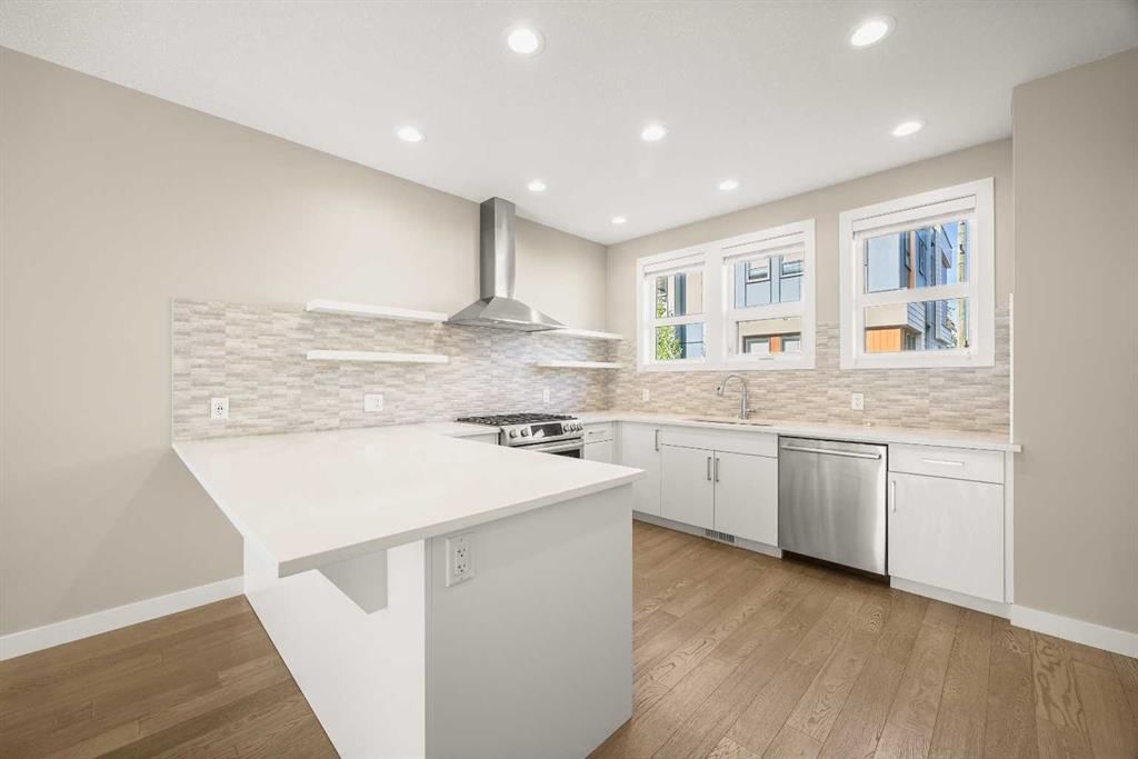 50 Norford Common NW, Calgary — photo 4 of 34