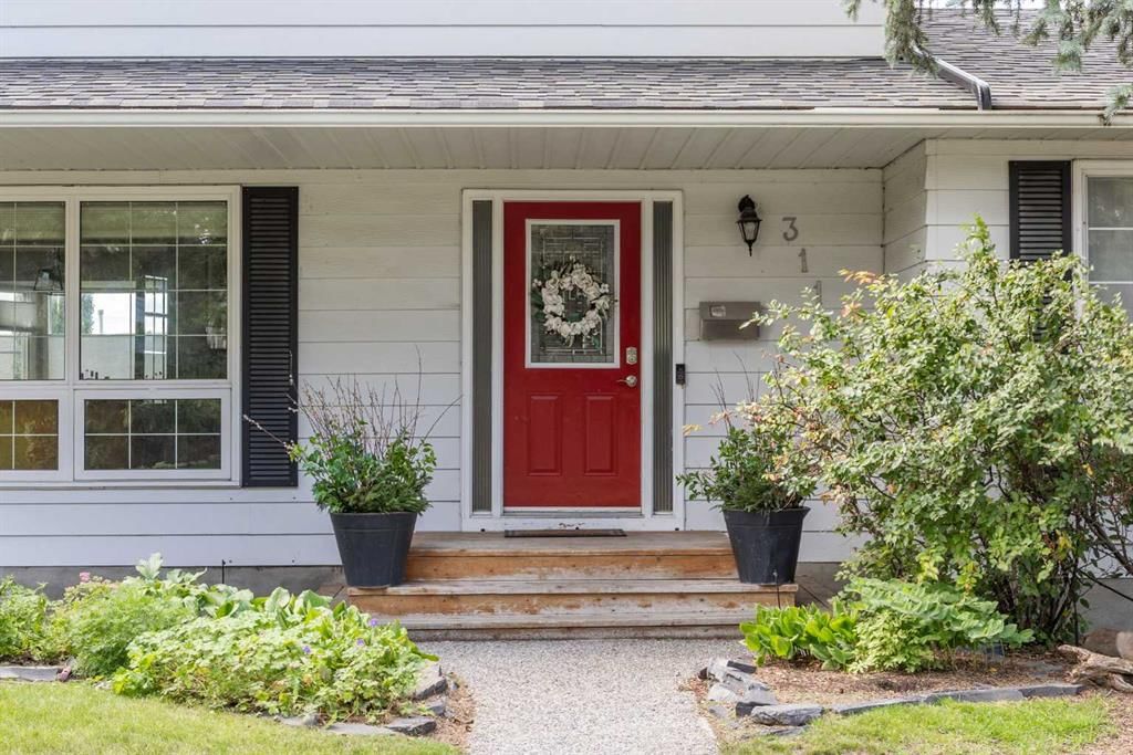 311 Glamorgan Crescent SW, Calgary — photo 2 of 50