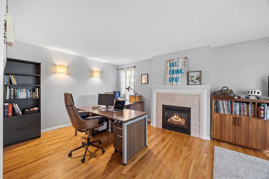 311 Glamorgan Crescent SW, Calgary — photo 4 of 50