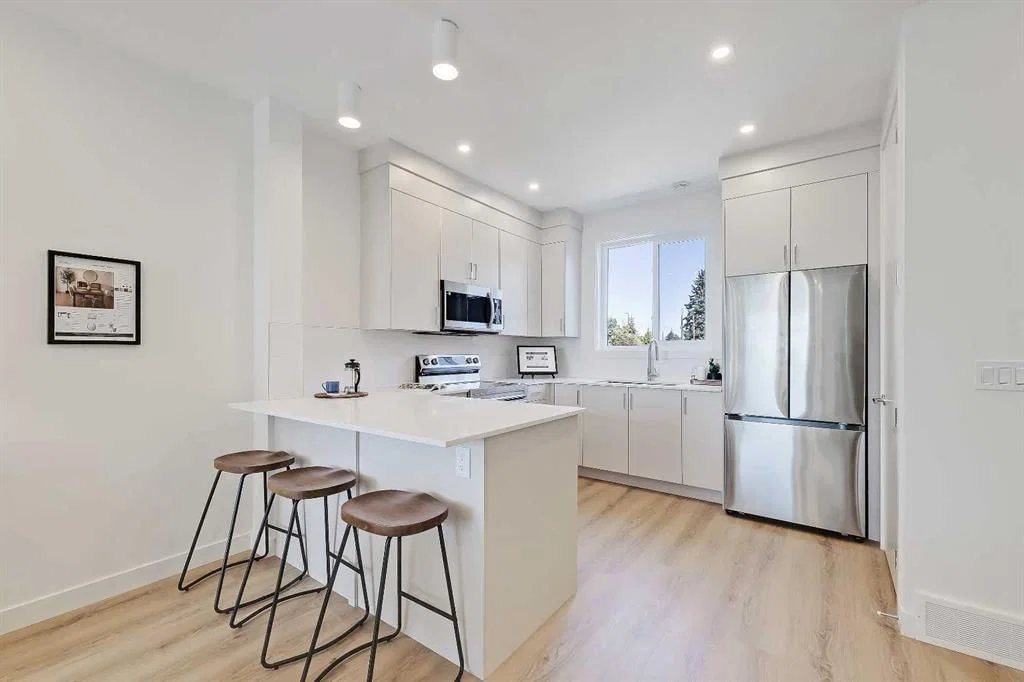 8, 828 8 Avenue NE, Calgary — main listing photo