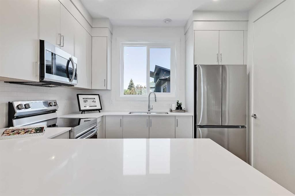 8, 828 8 Avenue NE, Calgary — photo 3 of 50
