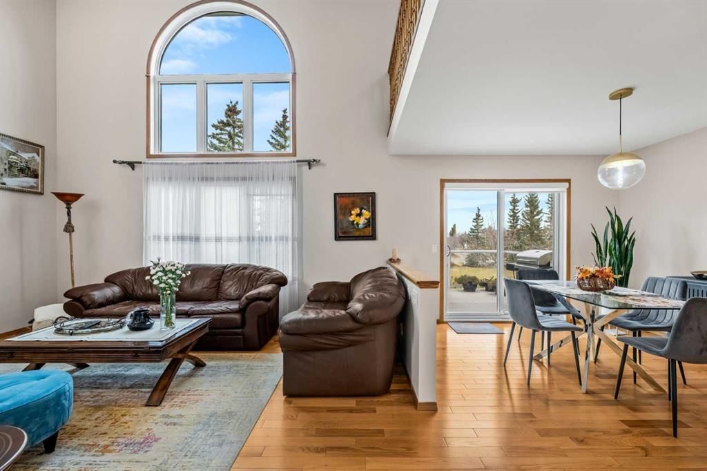108 Citadel Circle NW, Calgary — photo 5 of 50