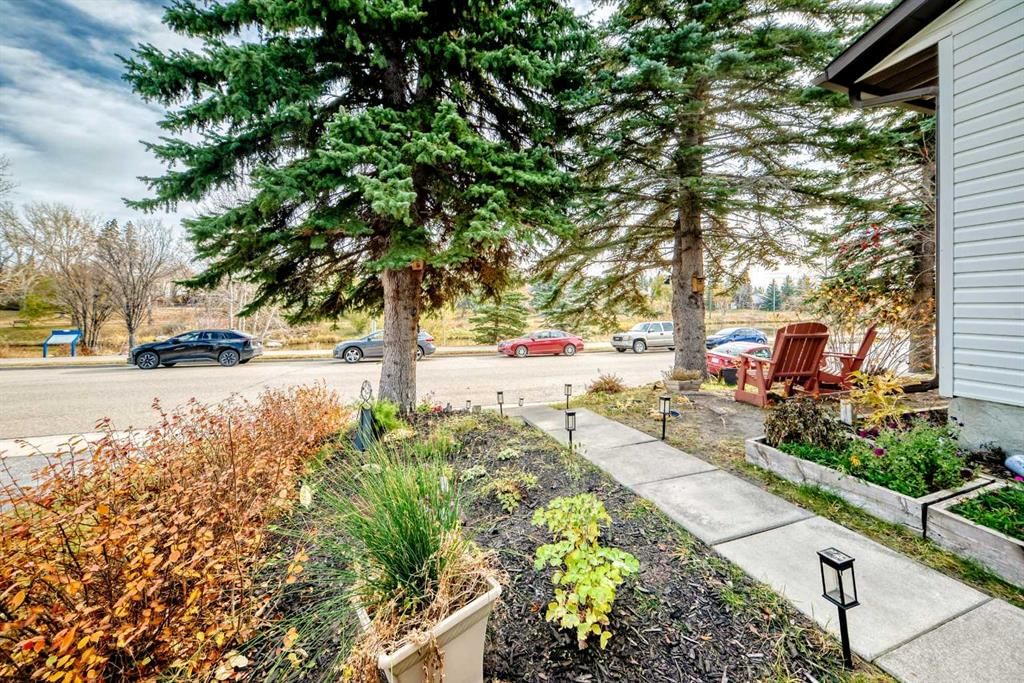 59 Summerwood Road SE, Airdrie — photo 3 of 46