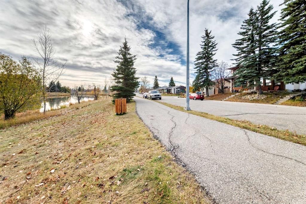 59 Summerwood Road SE, Airdrie — photo 4 of 46