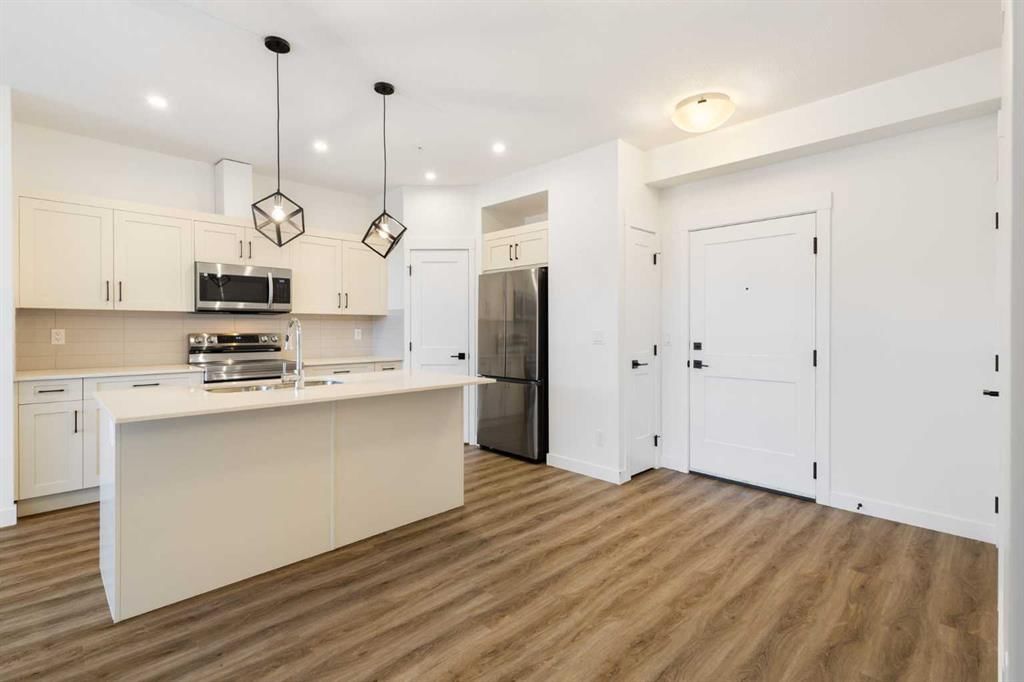 2205, 55 Lucas Way NW, Calgary — photo 3 of 27