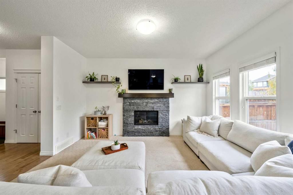34 Mount Rae Terrace, Okotoks — photo 5 of 49