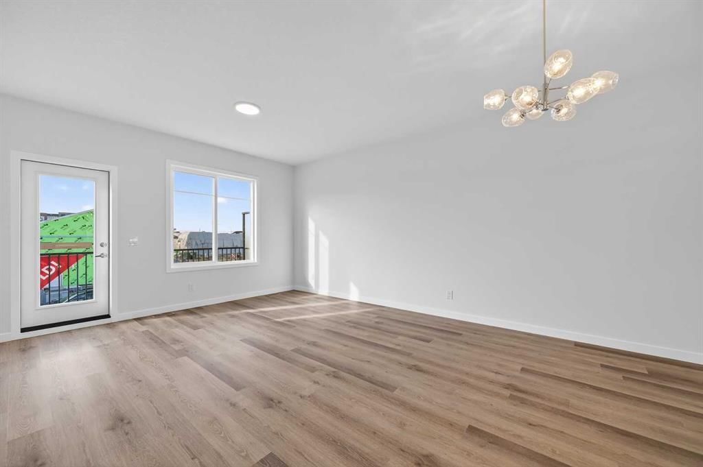26 Creekside Avenue SW, Calgary — photo 3 of 30