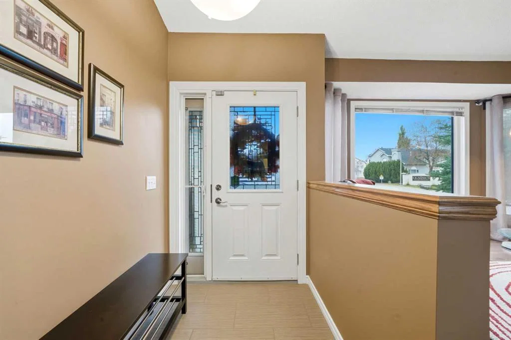 20 Sunlake Road SE, Calgary — photo 3 of 47