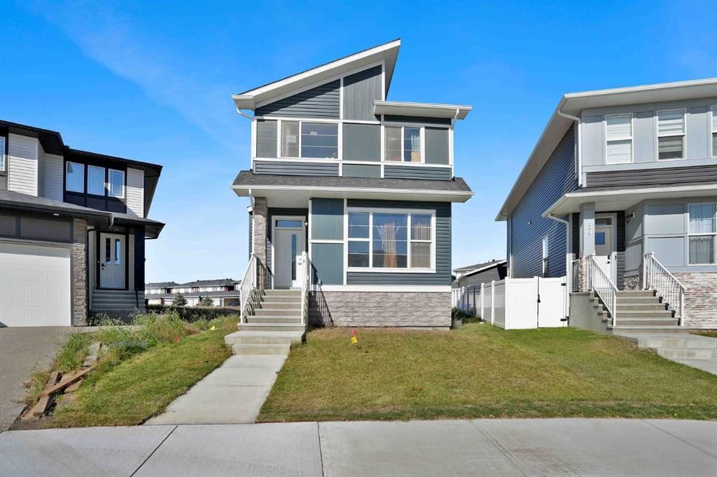 143 Dawson Wharf Rise, Chestermere — photo 2 of 47