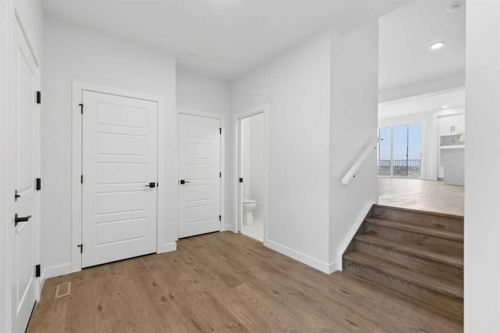 474 Hotchkiss Manor SE, Calgary — photo 4 of 42