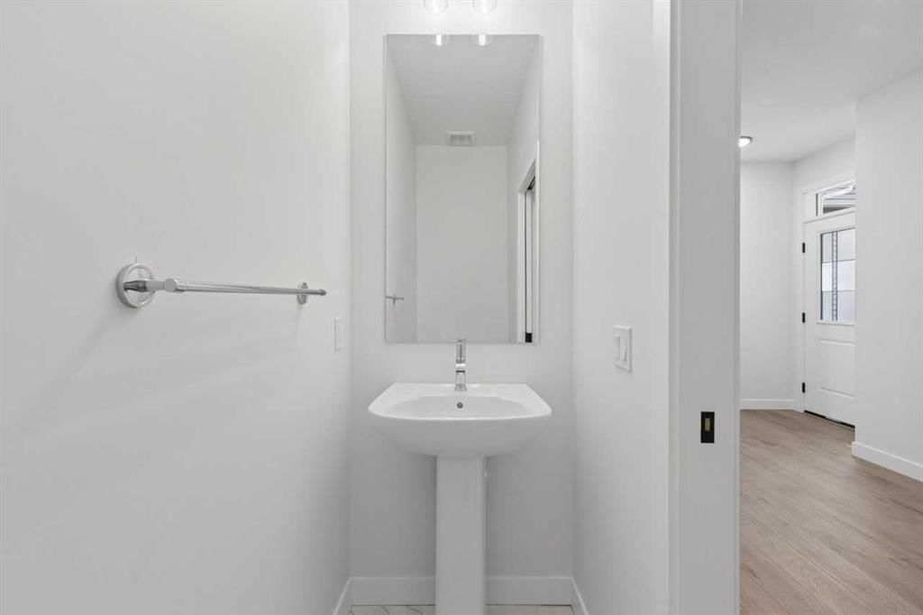 474 Hotchkiss Manor SE, Calgary — photo 5 of 42