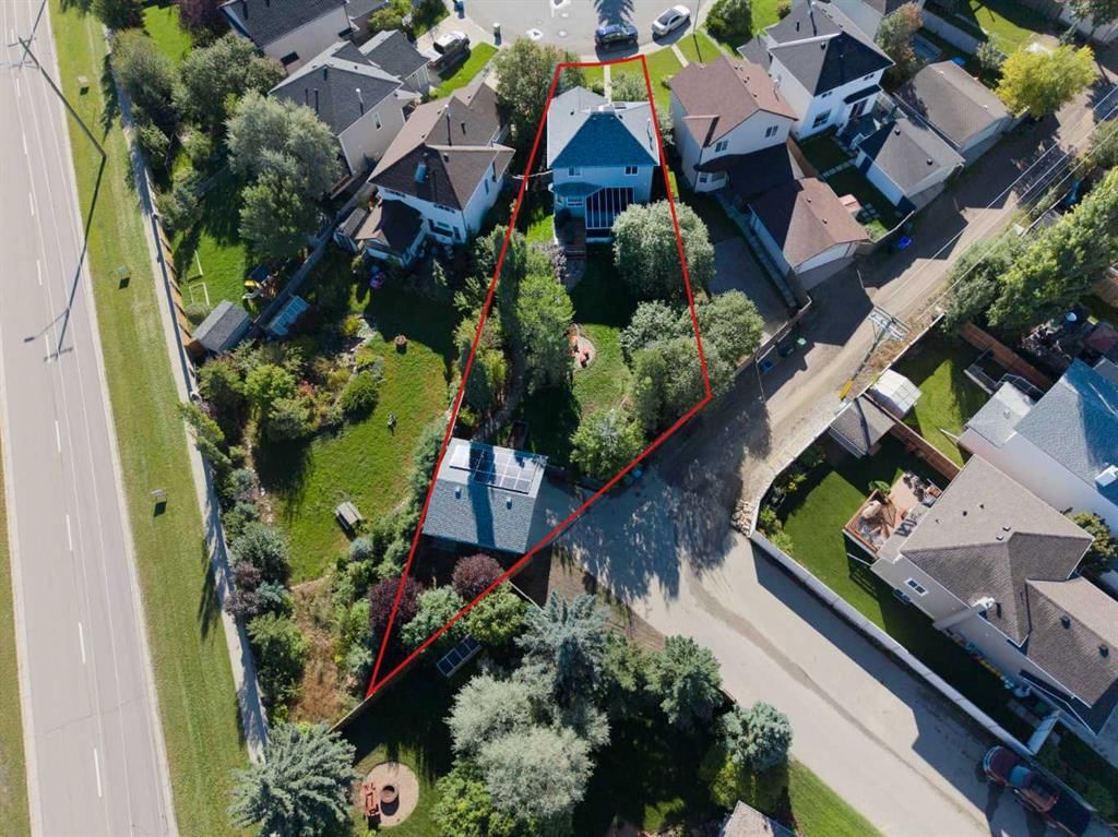 47 Somerside Common SW, Calgary — photo 3 of 46