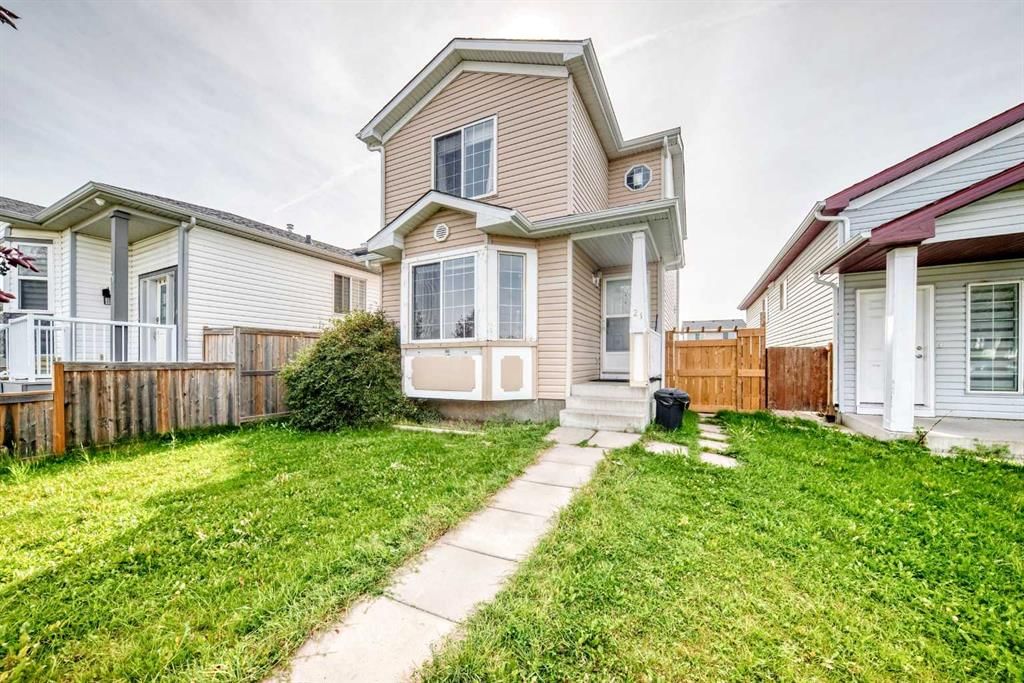 21 MARTIN CROSSING Link NE, Calgary — photo 2 of 43