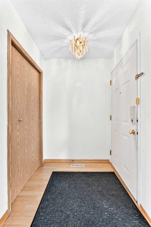 21 MARTIN CROSSING Link NE, Calgary — photo 4 of 43