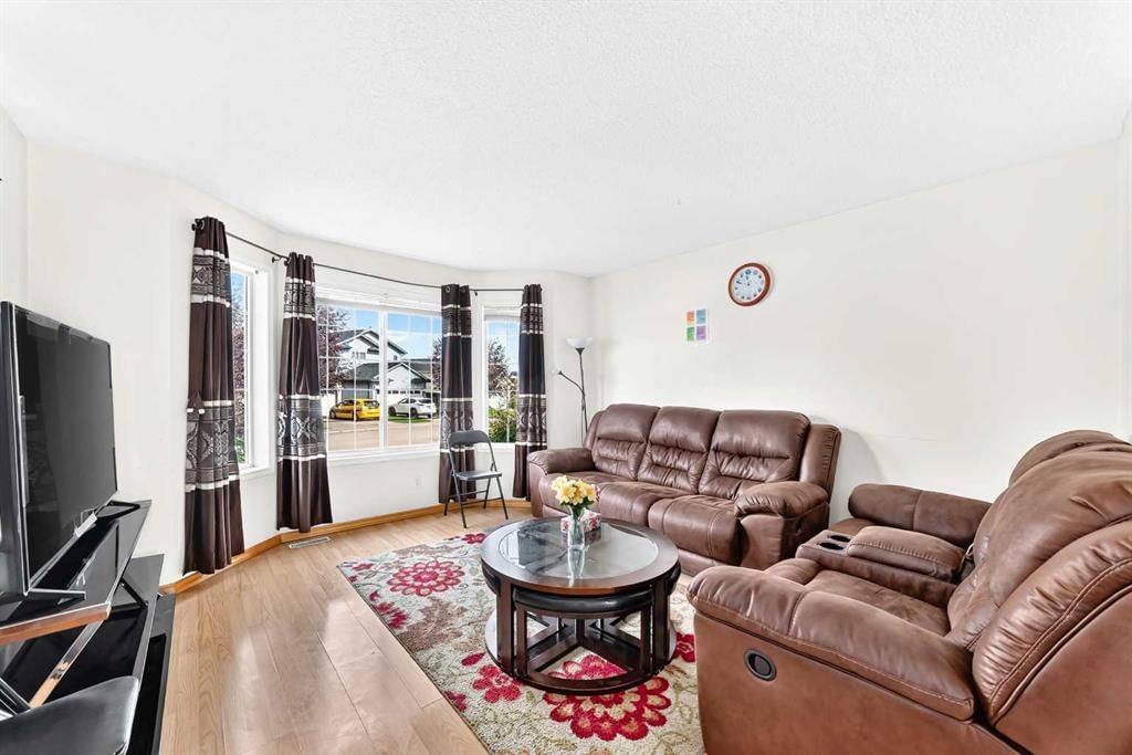 21 MARTIN CROSSING Link NE, Calgary — photo 5 of 43