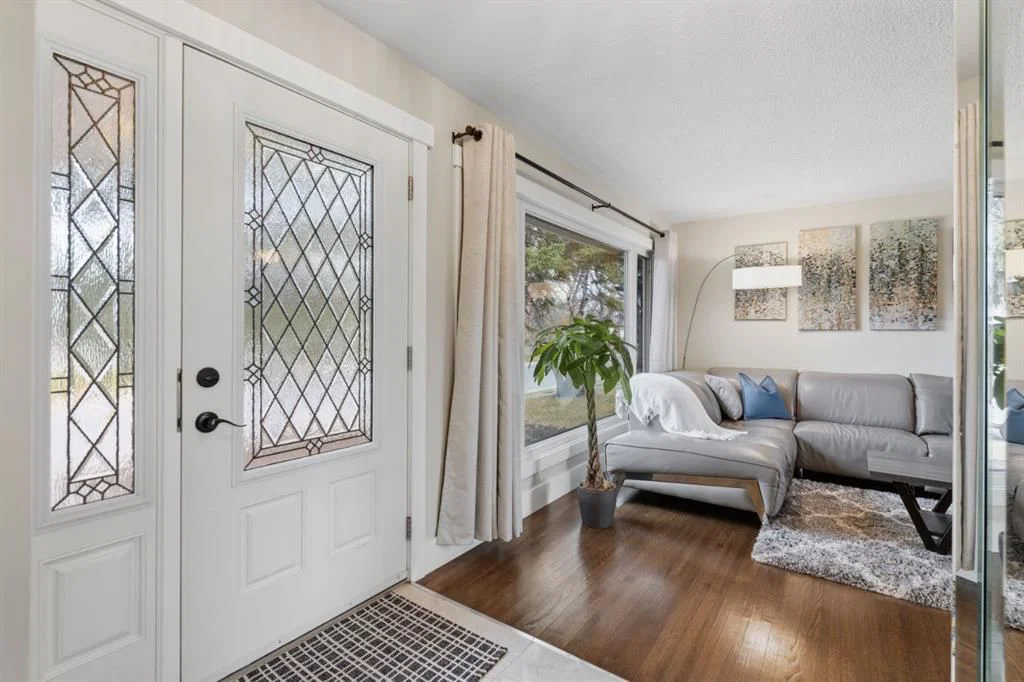 10015 Maplecreek Drive SE, Calgary — photo 2 of 50