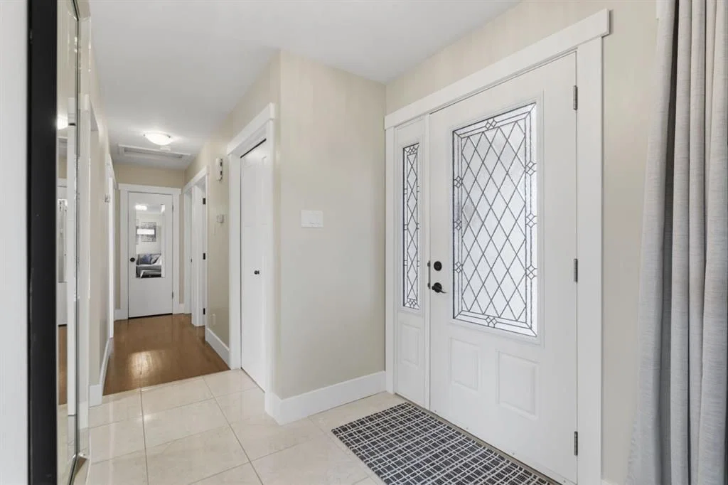 10015 Maplecreek Drive SE, Calgary — photo 3 of 50