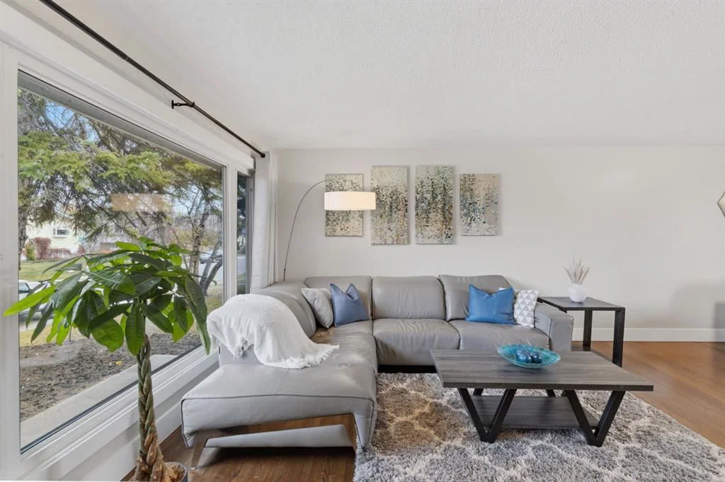 10015 Maplecreek Drive SE, Calgary — photo 4 of 50