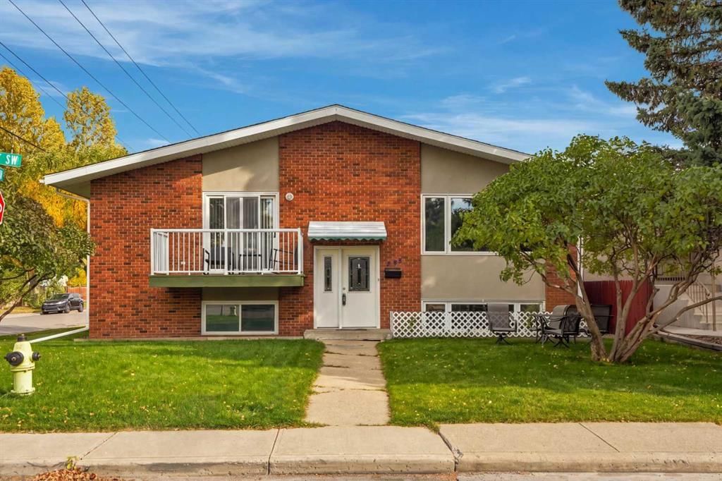3102 38 Street SW, Calgary — main listing photo