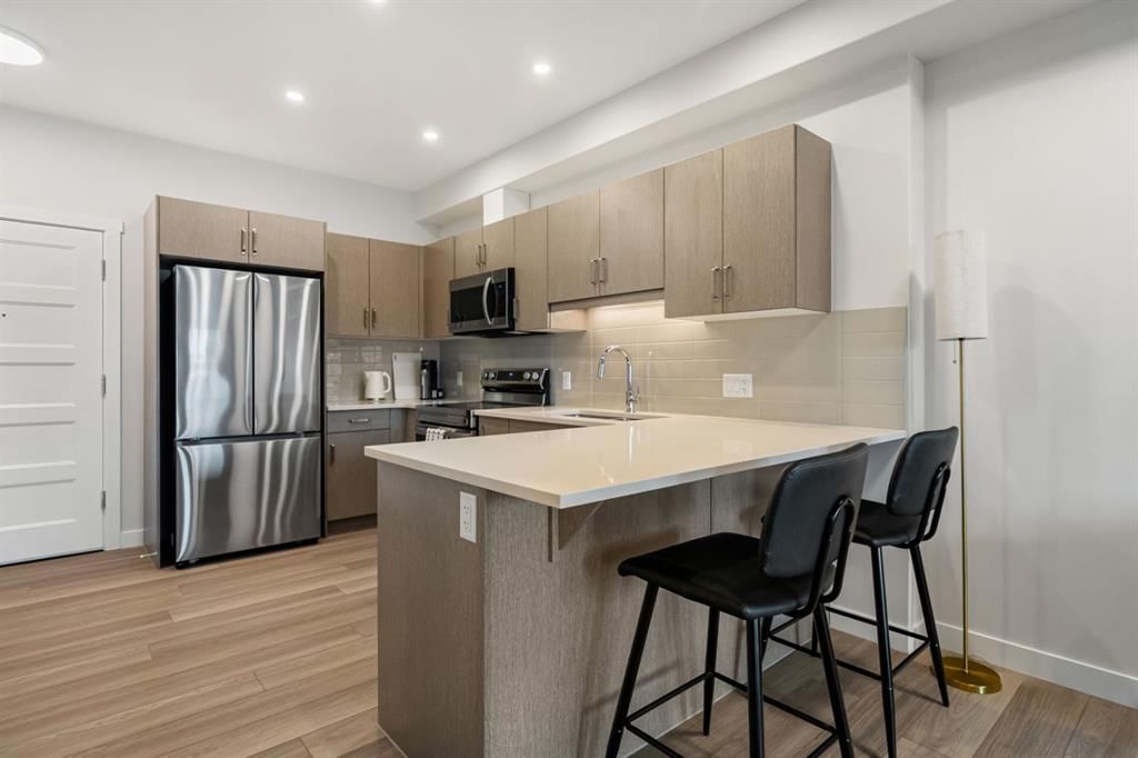 2413, 2117 81 Street SW, Calgary — photo 3 of 22