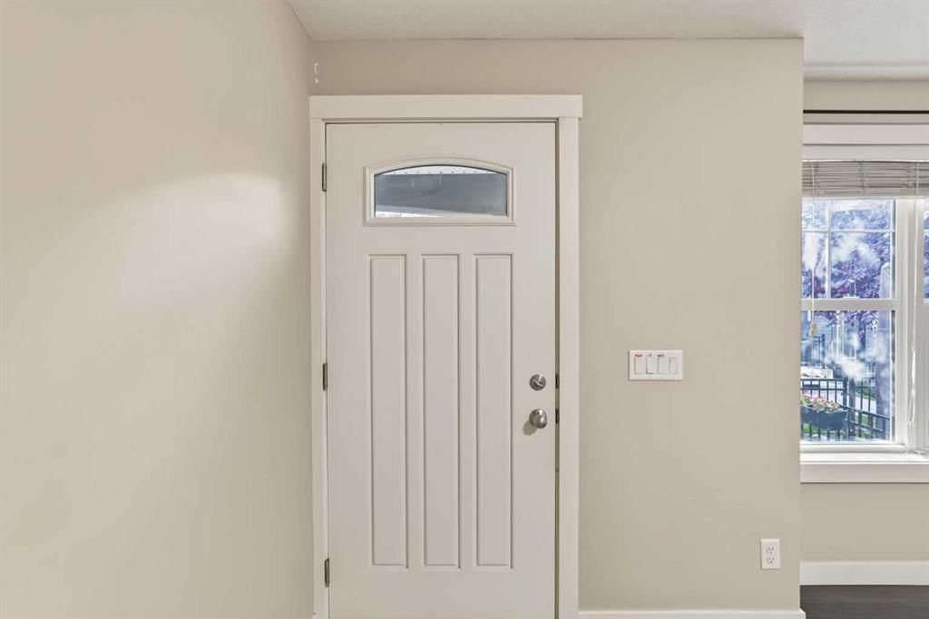 711 Mckenzie Towne Square SE, Calgary — photo 3 of 24