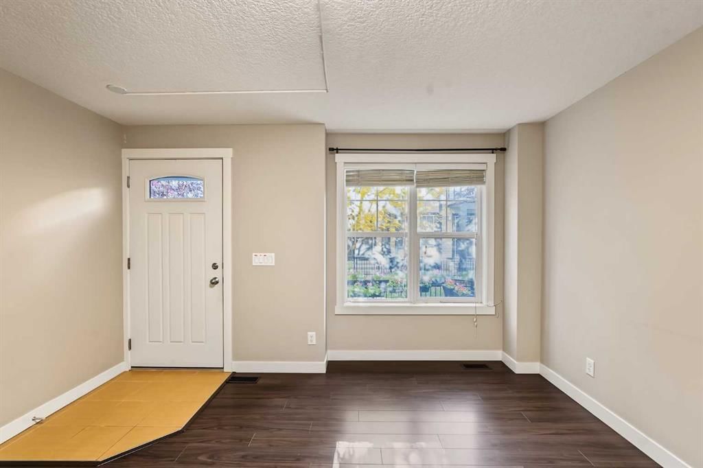 711 Mckenzie Towne Square SE, Calgary — photo 4 of 24