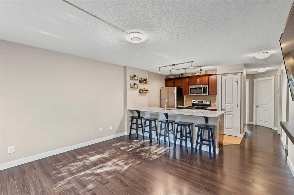 711 Mckenzie Towne Square SE, Calgary — photo 5 of 24