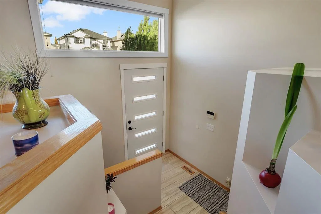 82 Bridleridge Road SW, Calgary — photo 2 of 44