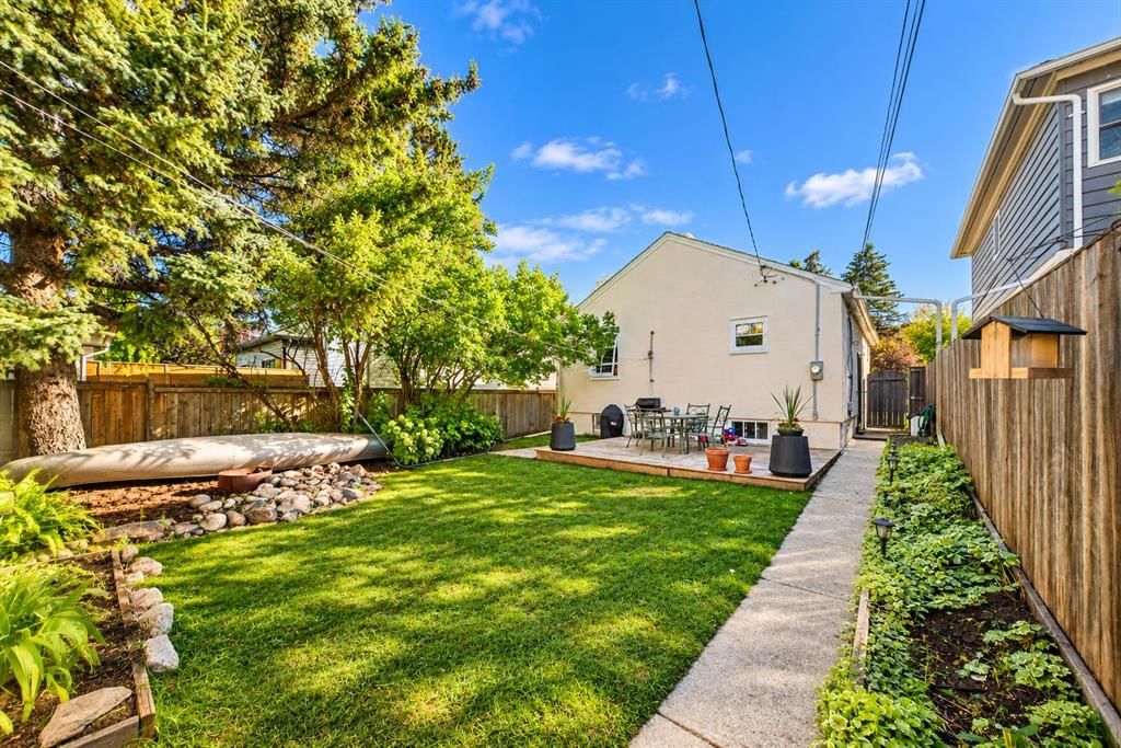 532 18 Avenue NW, Calgary — photo 5 of 38