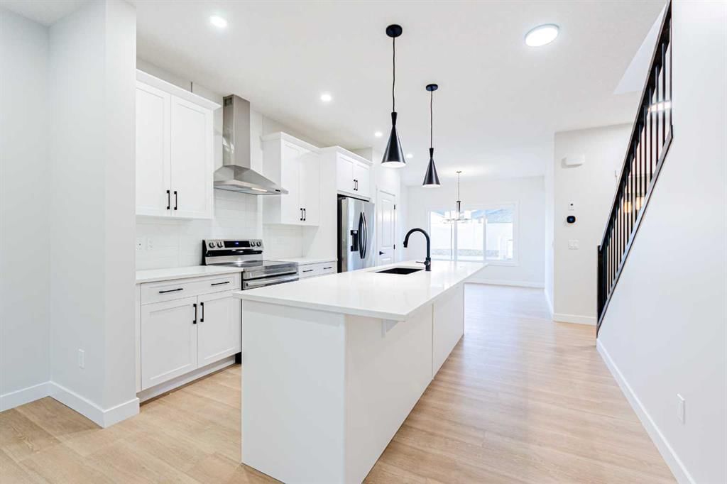 2 Fireside Close, Cochrane — main listing photo