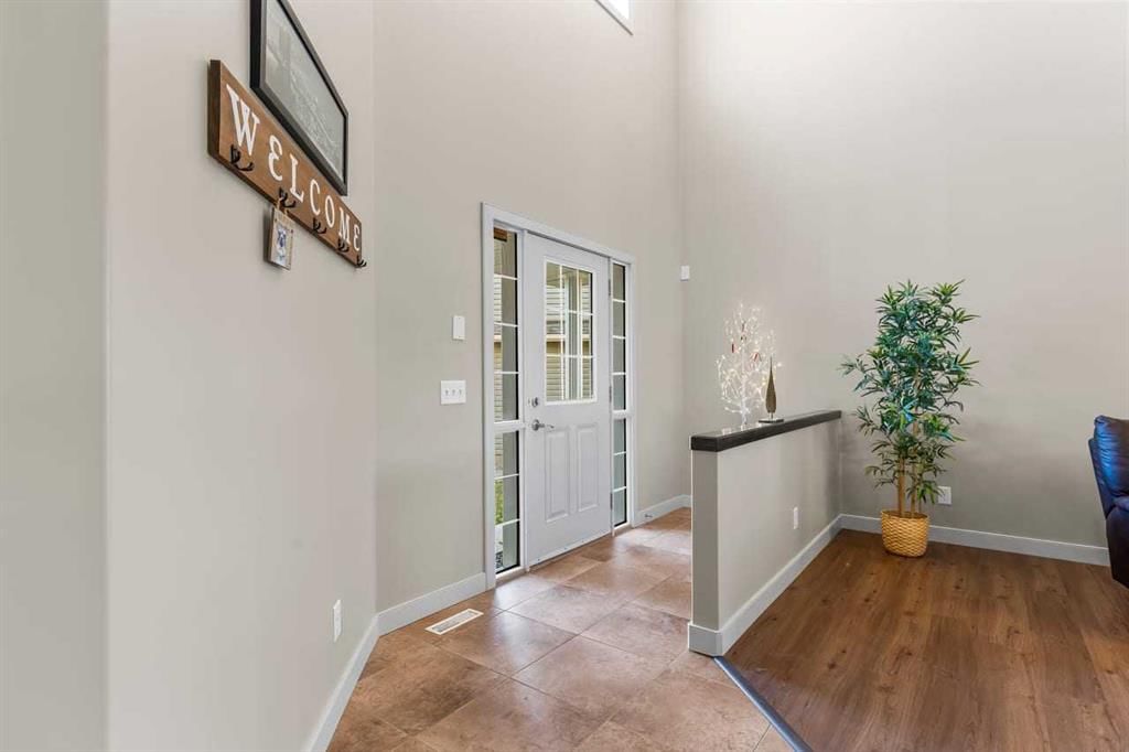 38 Everhollow Green SW, Calgary — photo 3 of 50