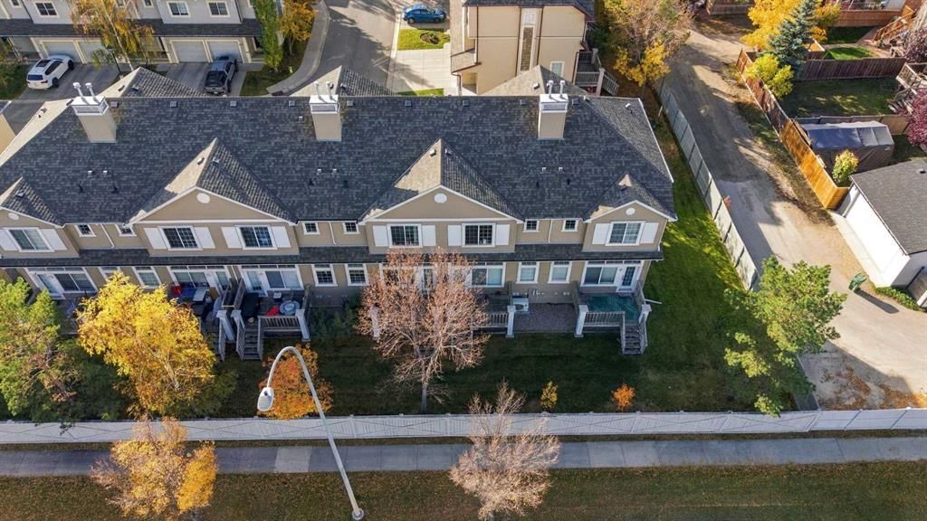 55 Copperfield Court SE, Calgary — photo 2 of 37