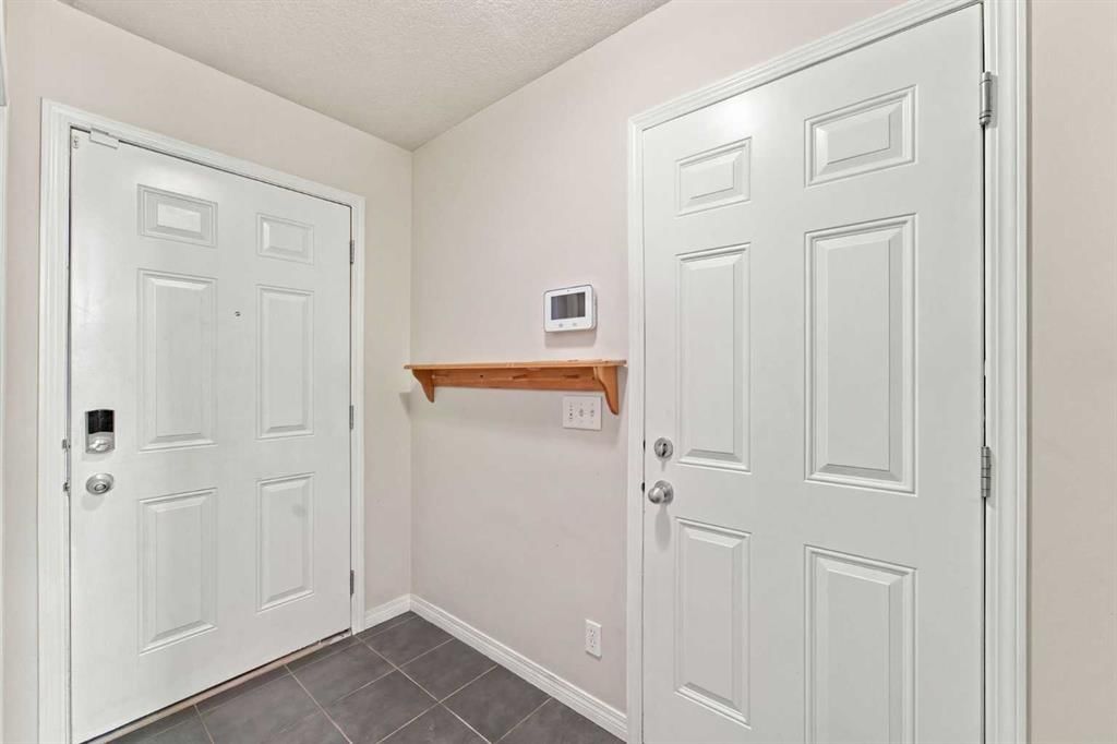 55 Copperfield Court SE, Calgary — photo 5 of 37