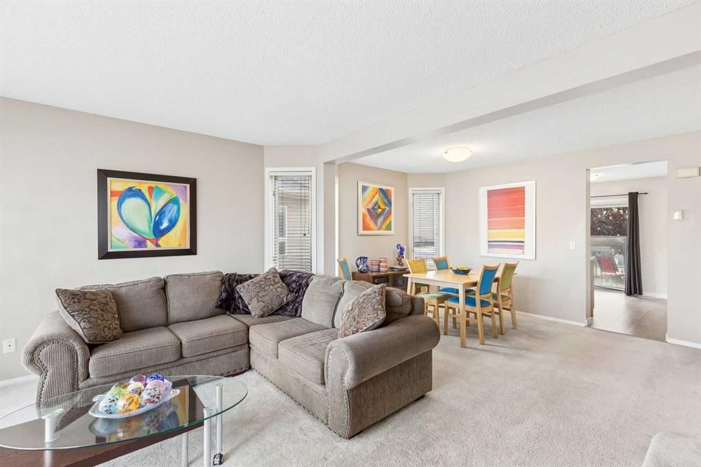 172 Harvest Gold Heights NE, Calgary — photo 4 of 45