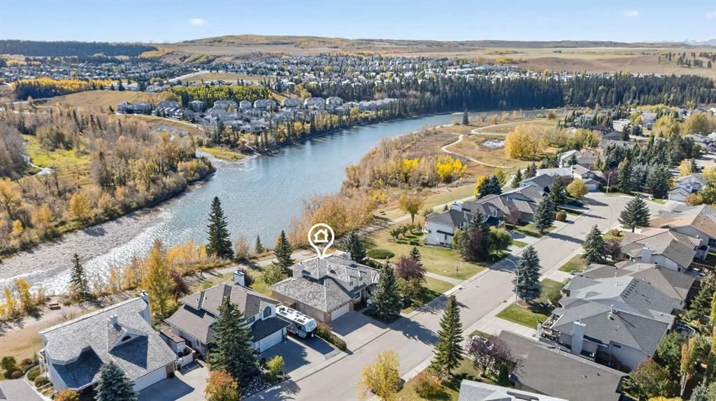 38 West Mitford Crescent, Calgary — detached for sale