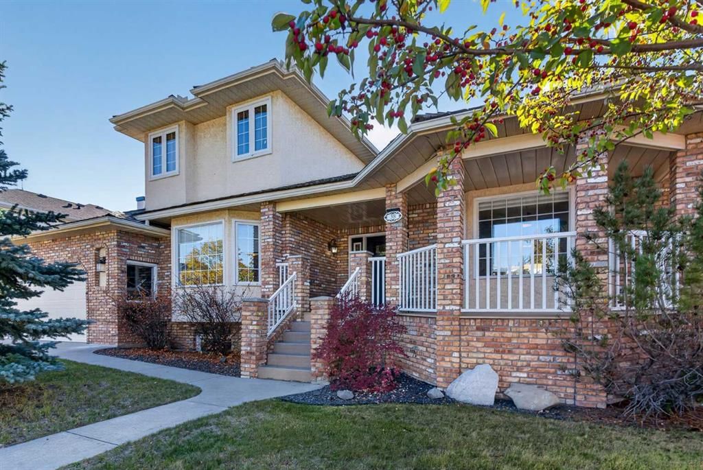 38 West Mitford Crescent, Cochrane — photo 2 of 47