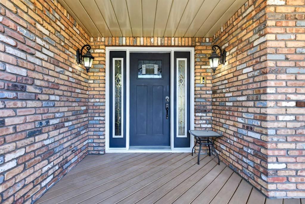 38 West Mitford Crescent, Cochrane — photo 3 of 47