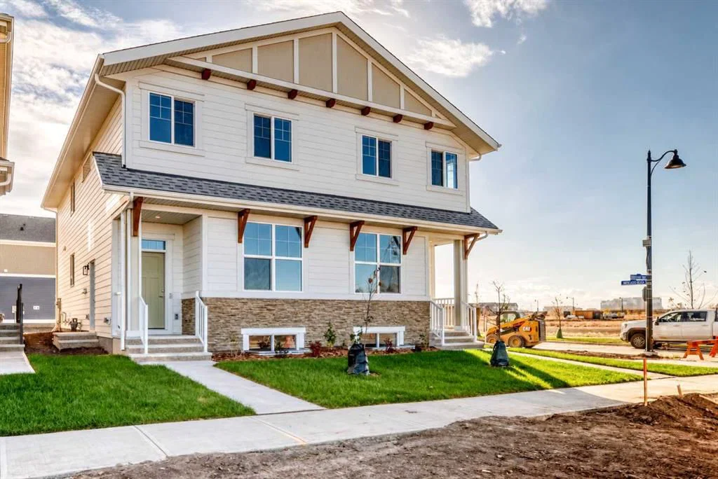 1211 Mahogany Boulevard SE, Calgary — main listing photo